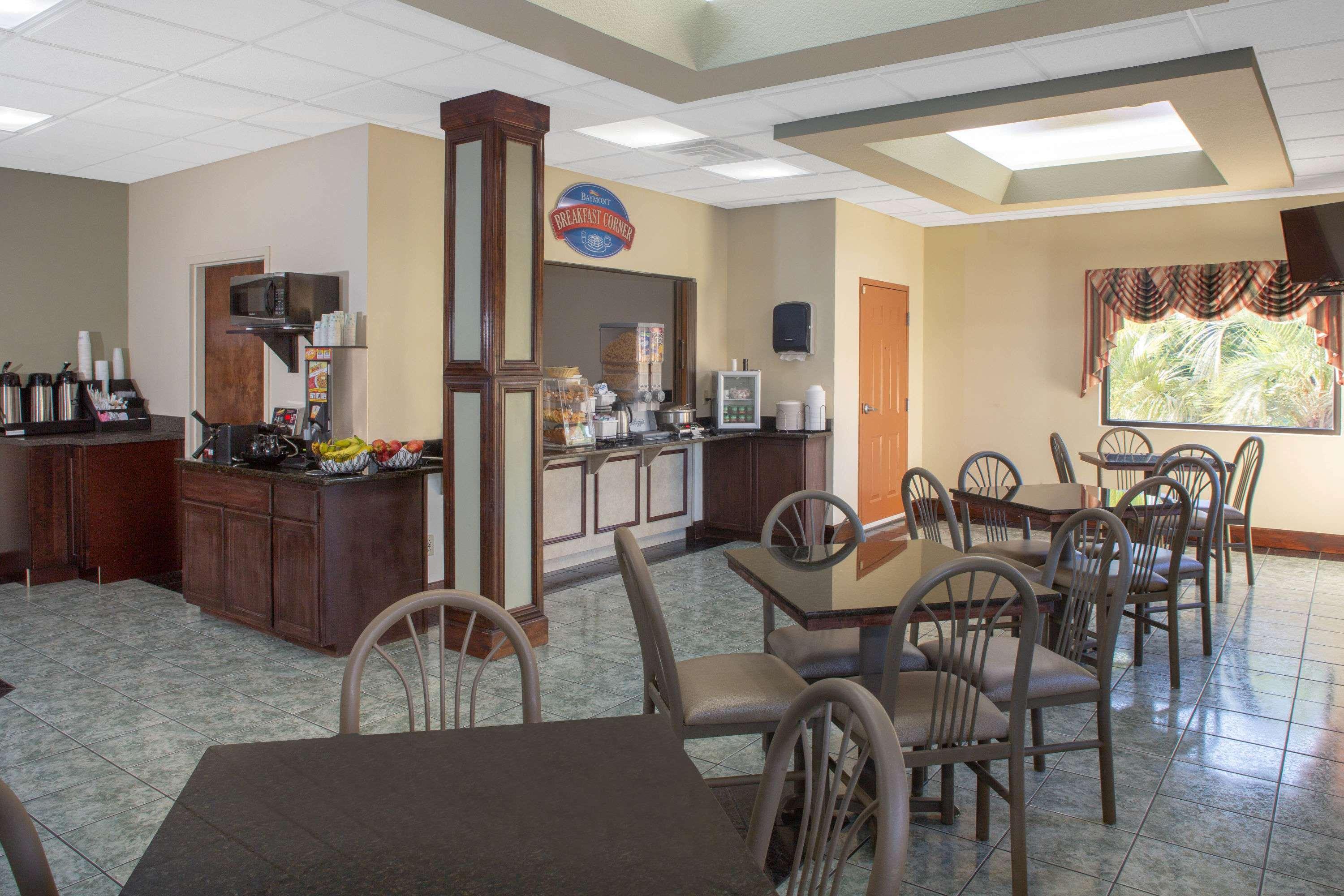 Baymont By Wyndham Midway Tallahassee Exterior foto